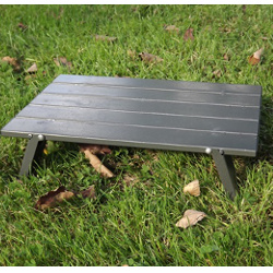 Alpineのテーブル